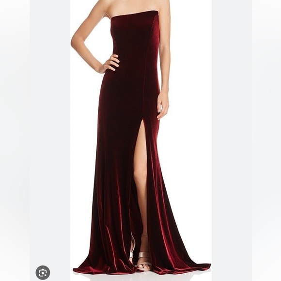 Aqua dresses burgundy gown. - Picture 3 of 3